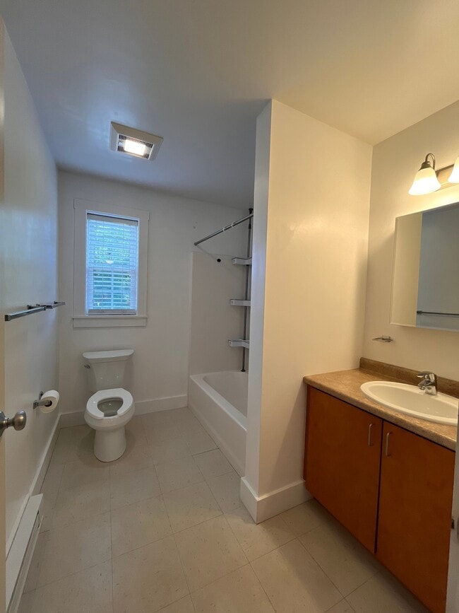 Photo - 20 Bridgham St
