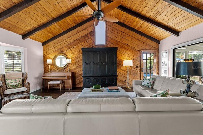 Photo - 731 Texas St