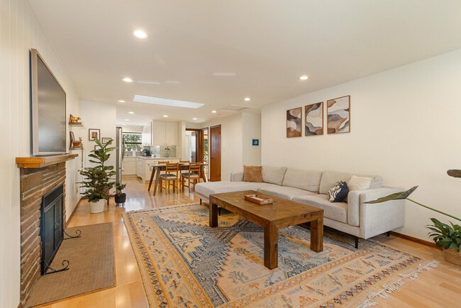 Building Photo - 10828 23rd Ave NE Unit ID1353851P