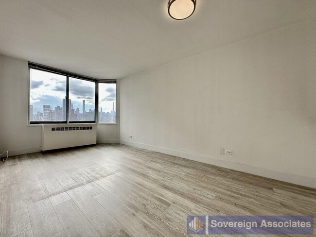 Photo - 1735 York Ave Unit 27F