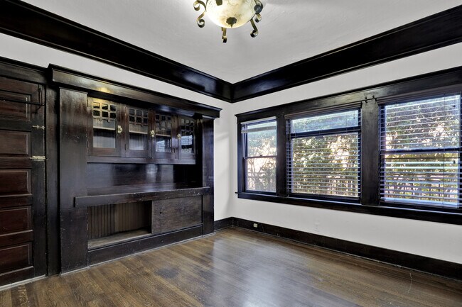 Photo - 1340 W 30th St