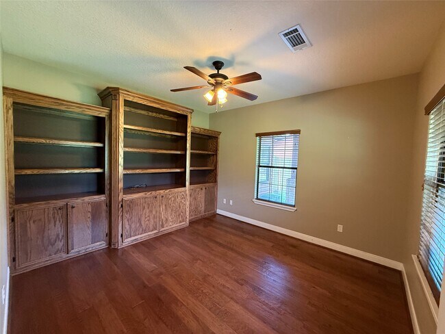 Photo - 2063 Apache Dr