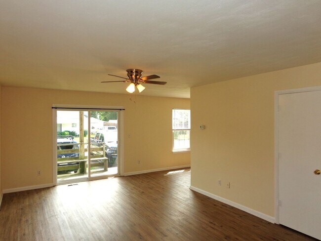 Photo - Coronet4636 Unit #A