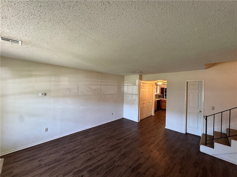 Photo - 321 S 11th Pl