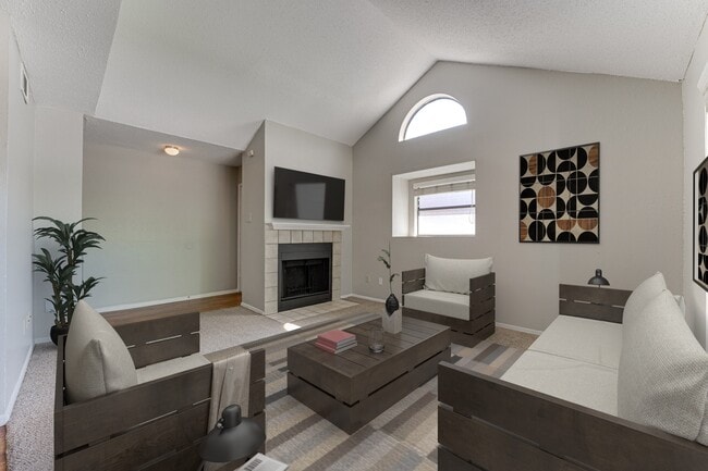 Photo - Bardin Oaks Apartments