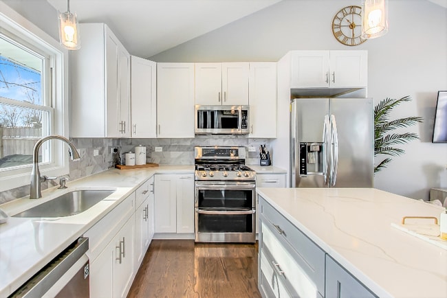 29W081 Donald Ave