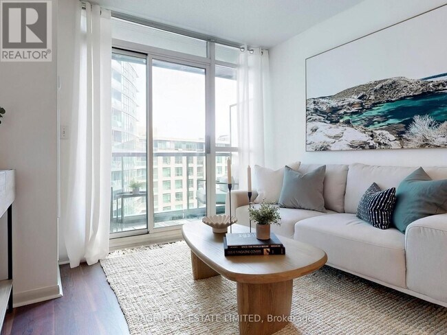 Photo - 219 Fort York Blvd Unit 616