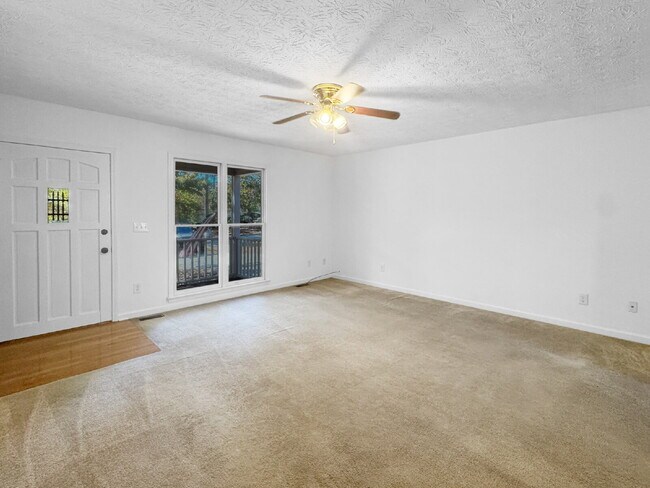 Photo - Spacious 3-Bedroom with Bonus Room in Lula