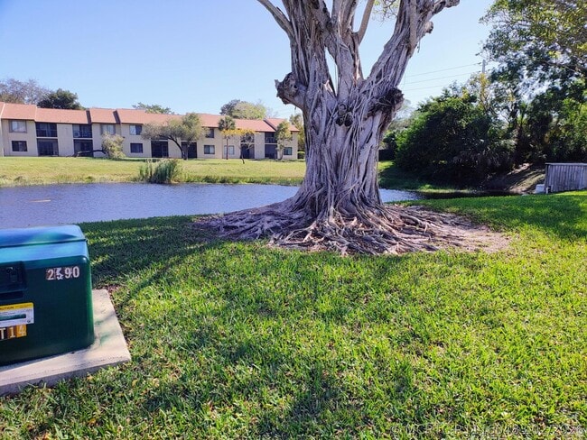 6736 Palmetto Cir S Unit 102