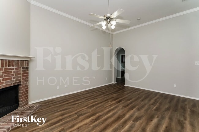 Photo - 2925 Oakshire St