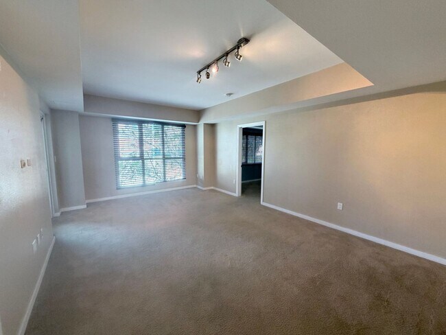 875 G St