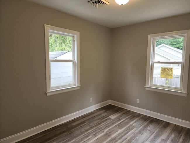 Photo - Updated 2 Bedroom, 1 bath with Large Backyard!