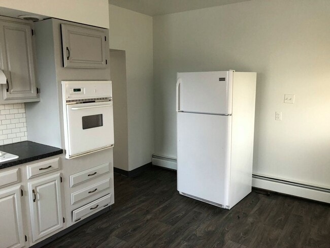 Photo - 153 Main St Unit 2nd Floor  WHITE 85