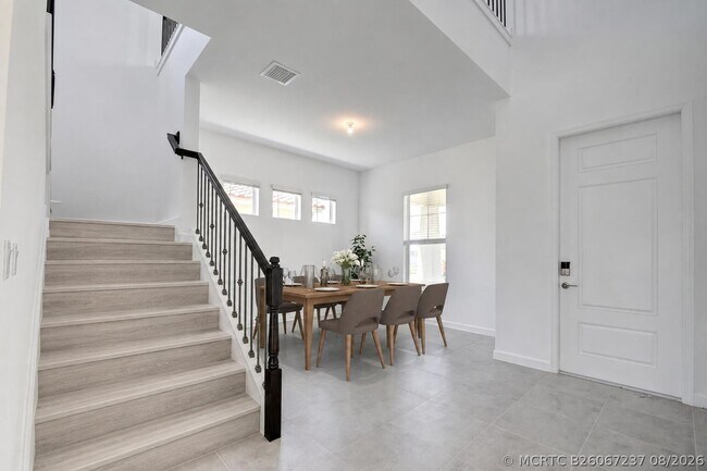 Photo - 1000 Sterling Pine Pl
