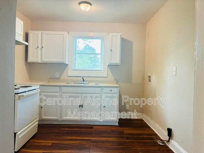 Photo - 606 S Ellis St