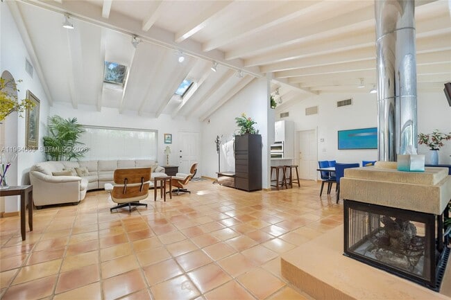 Photo - 278 S Island Rd