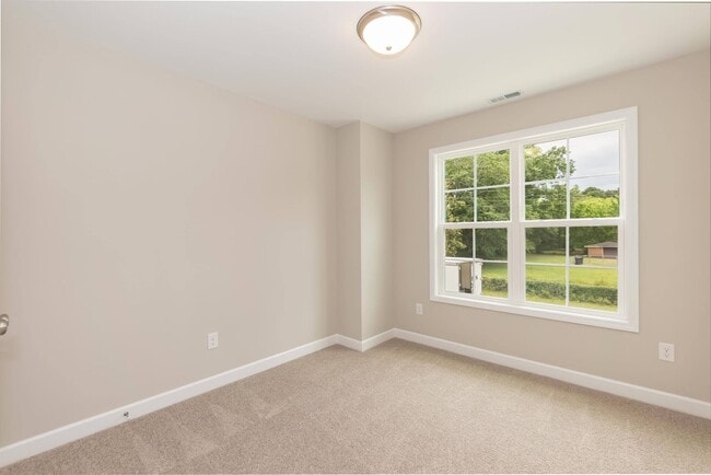 Photo - 3 Bed/2.5 Bath Home!