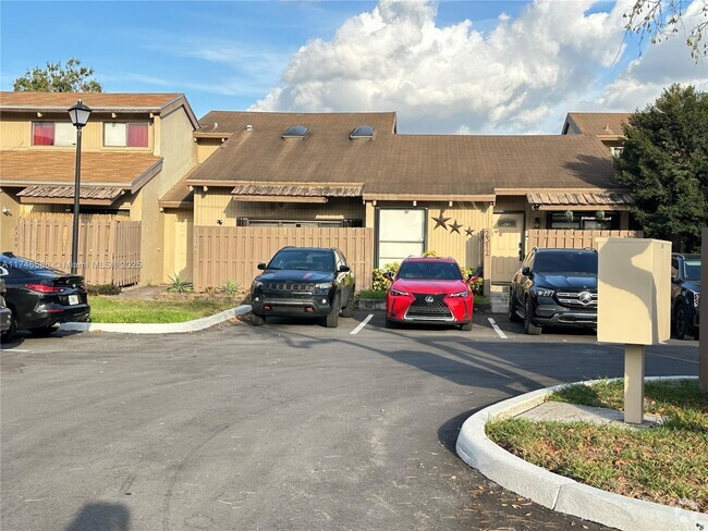 Building Photo - 2312 SW 81st Ave Unit 2312 Rental