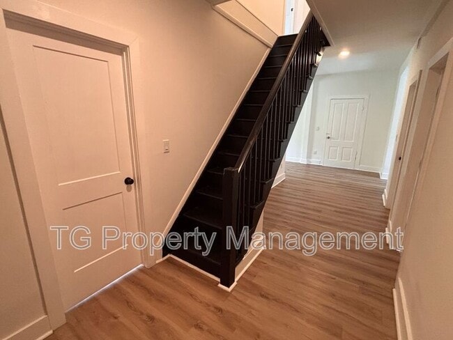 Photo - 30 Sanford St