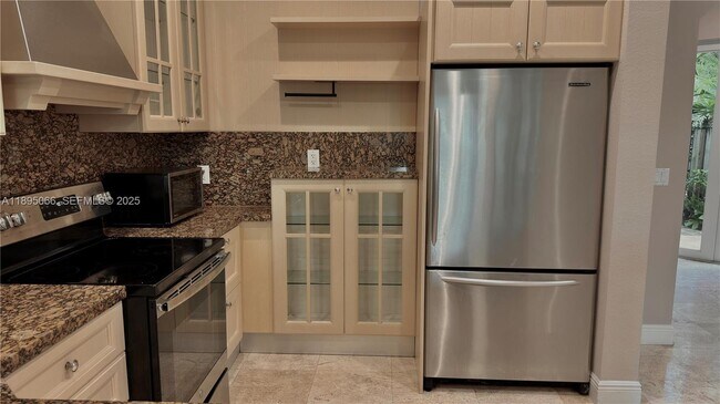 Photo - 210 SW 9th St Unit 210