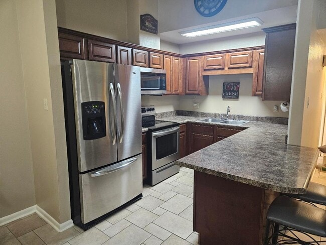 Photo - 2711 Greenbriar Dr