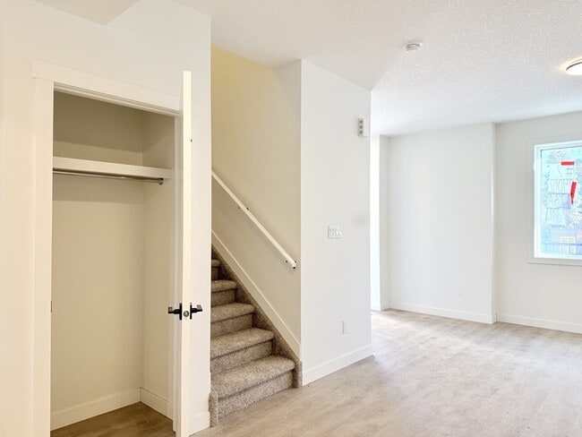 Photo - 12920 156 St NW