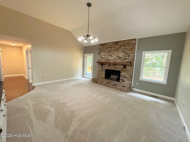 Photo - 107 E Baywood Ln