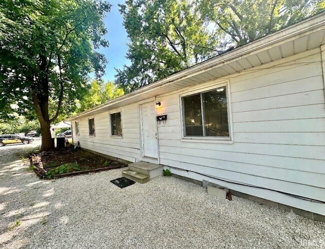 Photo - 1901 Conlin Ave