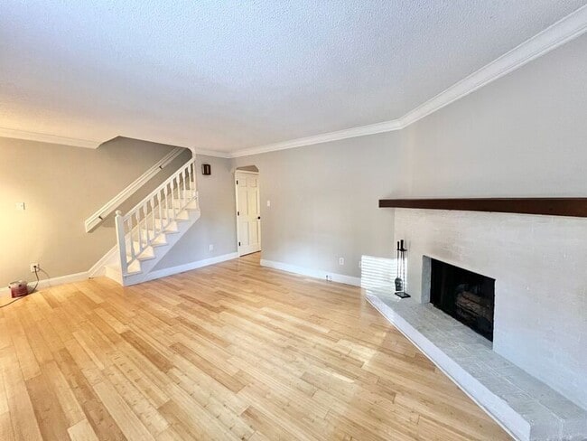 Photo - 5604 Hamstead Crossing