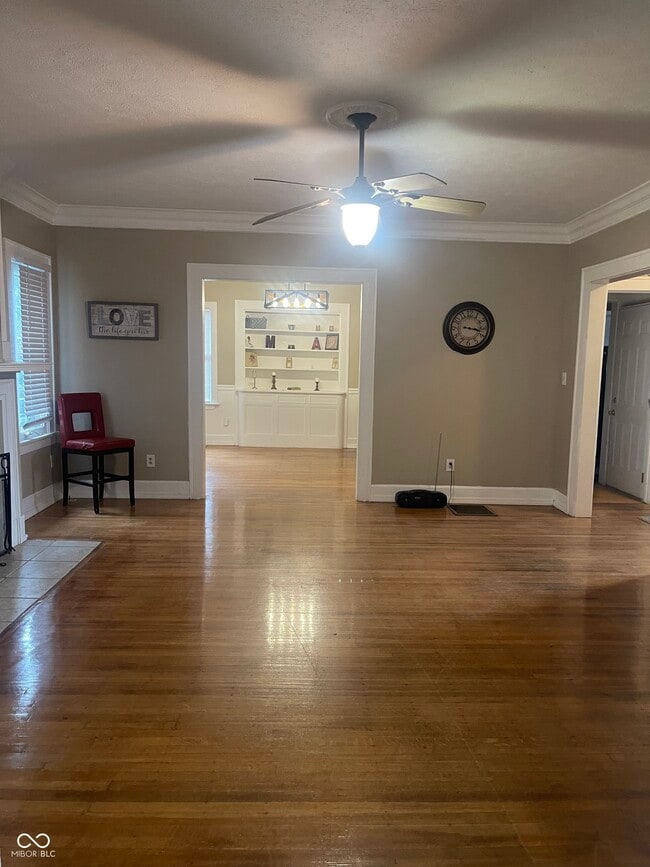 Photo - 117 E 36th St