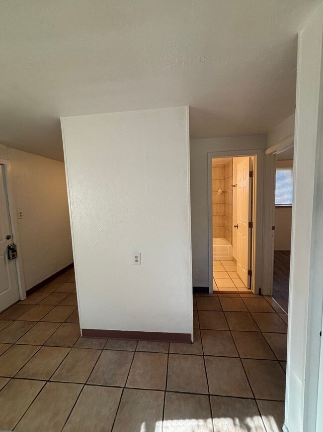 Building Photo - 3010 N Institute St Unit S3010 Rental