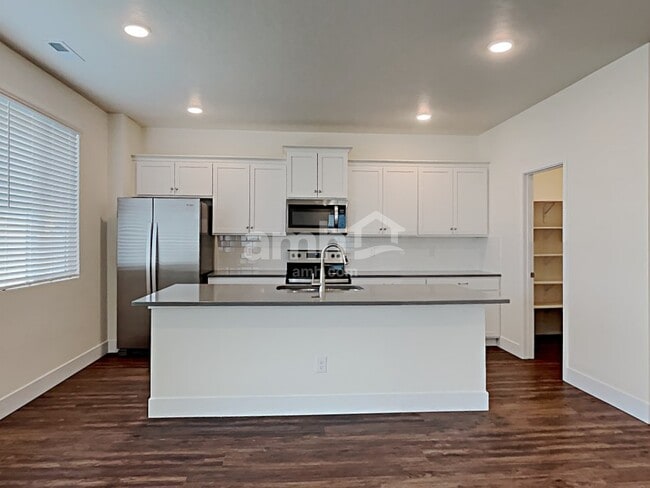 Photo - 9444 W Chino St