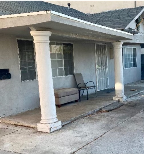 Photo - 5842 Lexington Ave