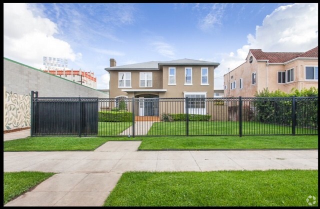 Building Photo - 1312 S Victoria Ave Unit 1312 Rental