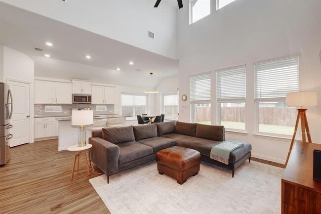 Photo - 404 Mante Ct