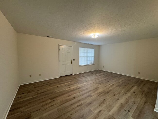 Photo - One level 2 Bedroom Apartment