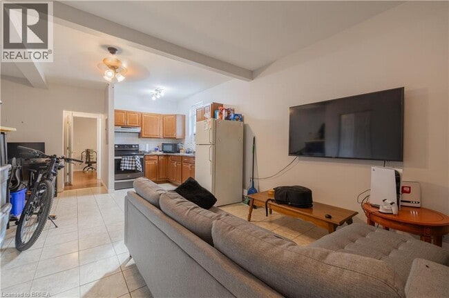 Photo - 113 Brant Ave