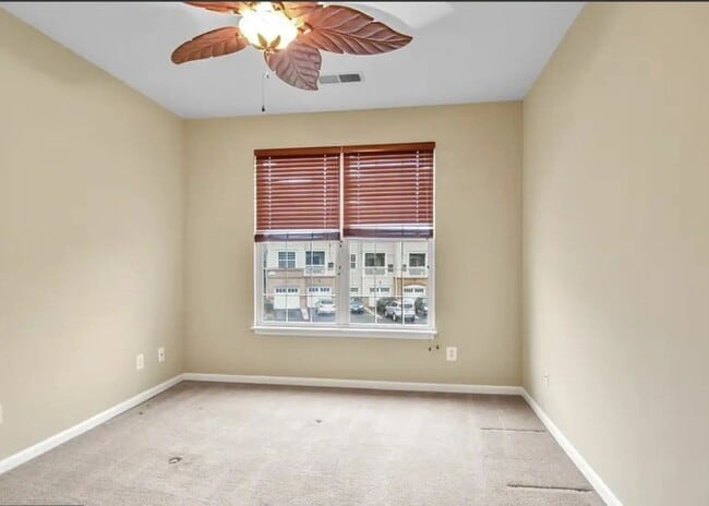 Photo - 43865 Hickory Corner Terrace