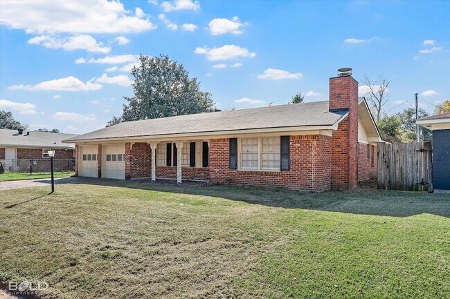 Photo - 2710 Higgins Dr