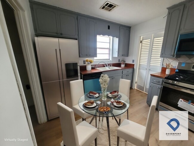 Photo - 6205 Pinebrook Dr