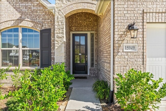 Photo - 15949 Hayes Mkt Lp