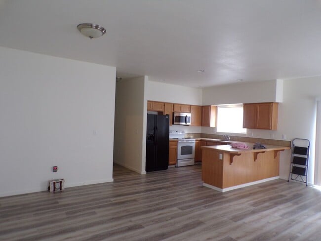 Photo - 2207 Jakob Ave