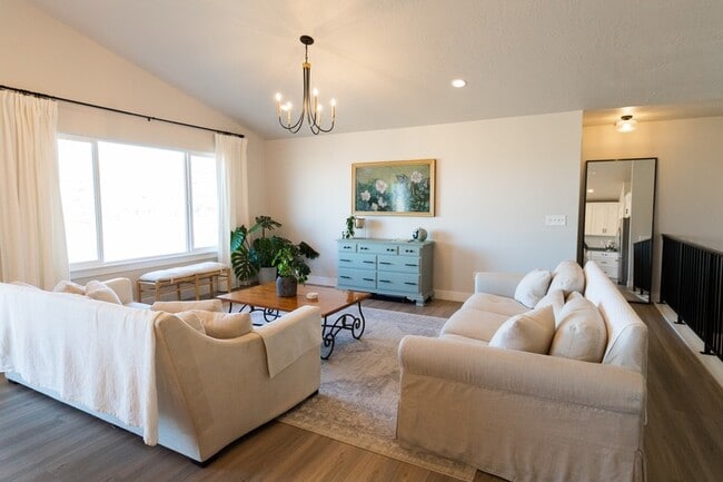 Photo - 2823 E Clarkstone Dr