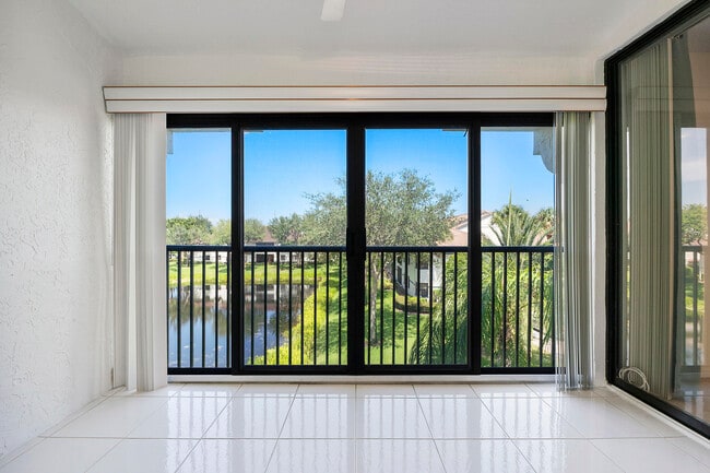 Photo - 5153 Floria Dr Unidad V