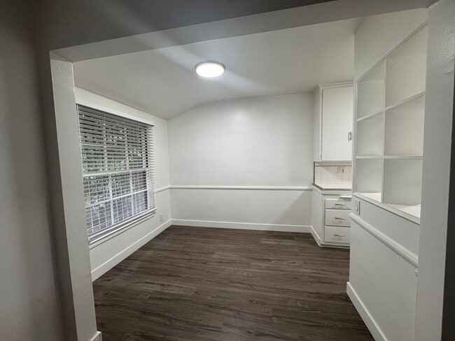 Photo - 8575 Holloway Dr Unit 8577 #4