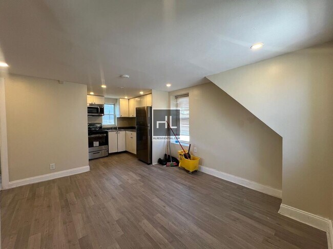 FURMAN AVENUE - FURMAN AVENUE Apartment Unit 5