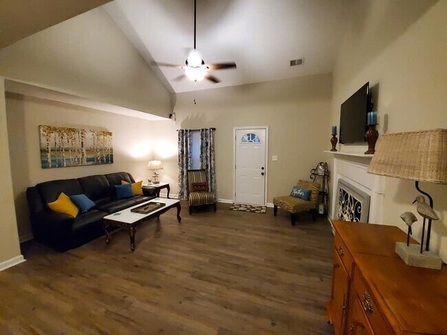 346 Graham Meadow Dr