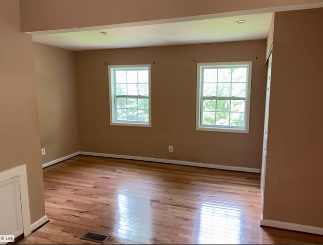 Building Photo - 12118 Centerhill St Rental
