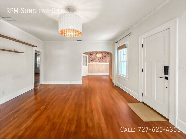 Photo - 748 32nd Ave N