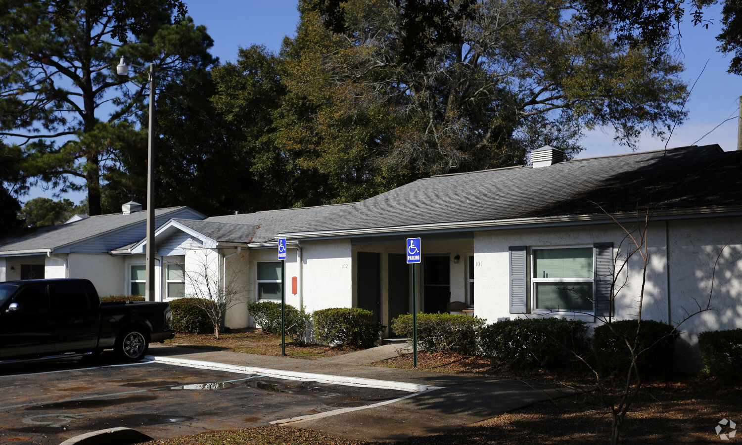 Fairfield Village - Fairfield Village Apartments